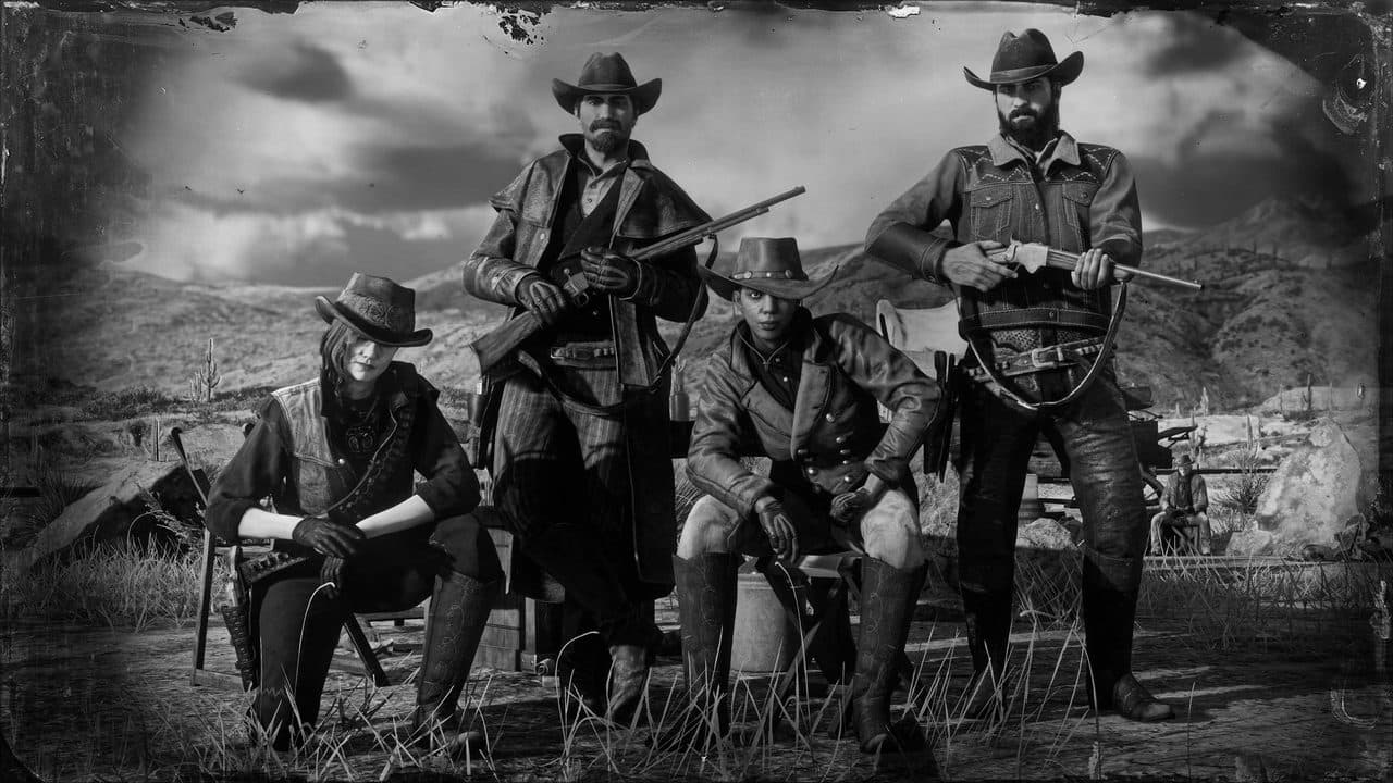 A posse of 4 Red Dead Online players posing için a self-portrait